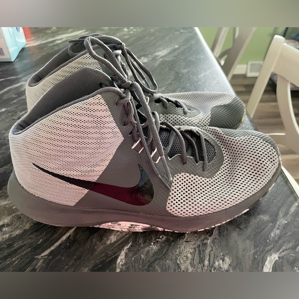 EUC Nike Air Precision Wolf Grey